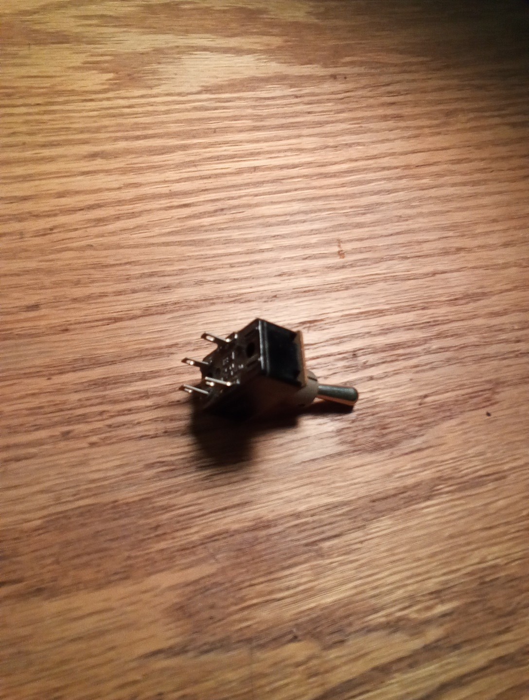 7918 Toggle Switch