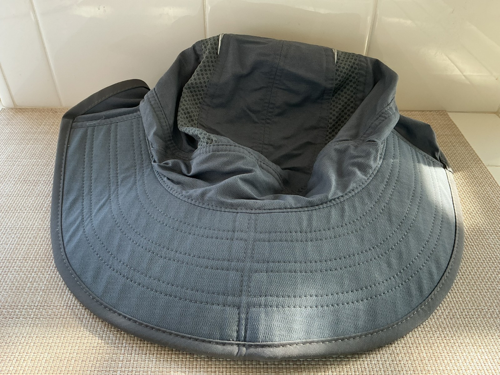 Sunday Afternoons Neck Shade Sun  Hat Unisex L-XL Gray Pre-owned