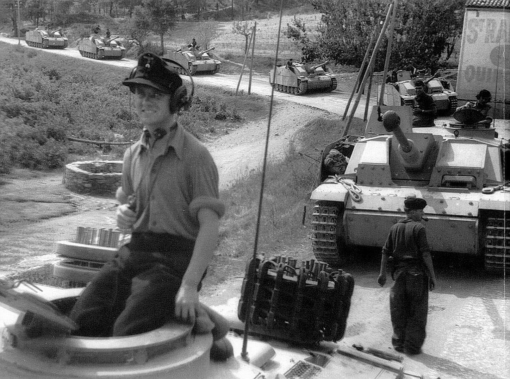 WWII B&W Photo German StuG Assualt Guns Italy WW2 World War Two  Wehrmacht /4040