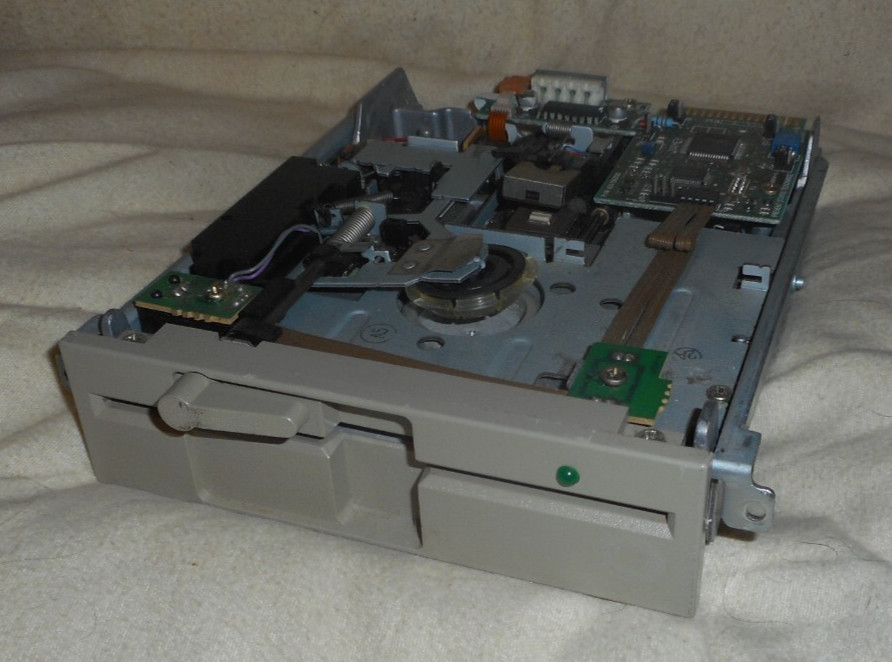 Mitsubishi Tan 5 1/4 Floppy Drive MF504-368U Used Untested