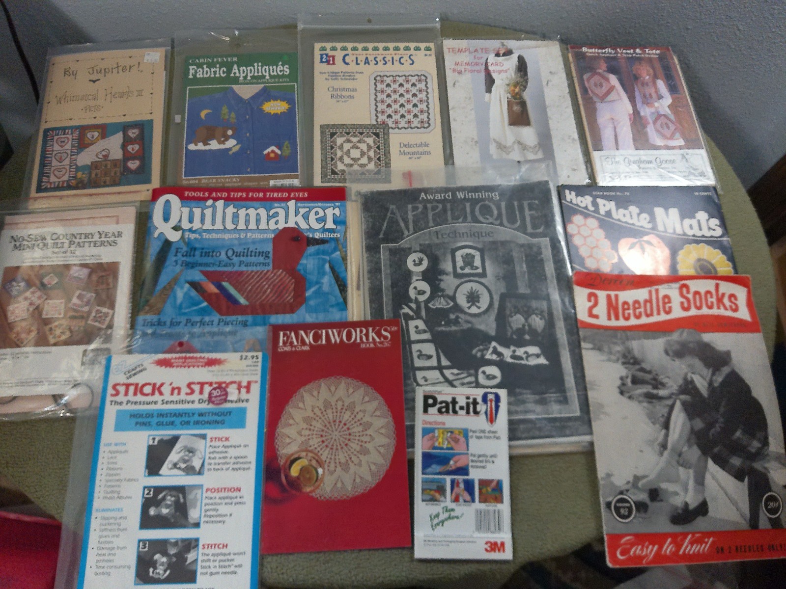 12 VTG Mixed lot of Quilt patterns Hot Plates Holders Dress Mini Quilts Mag P29