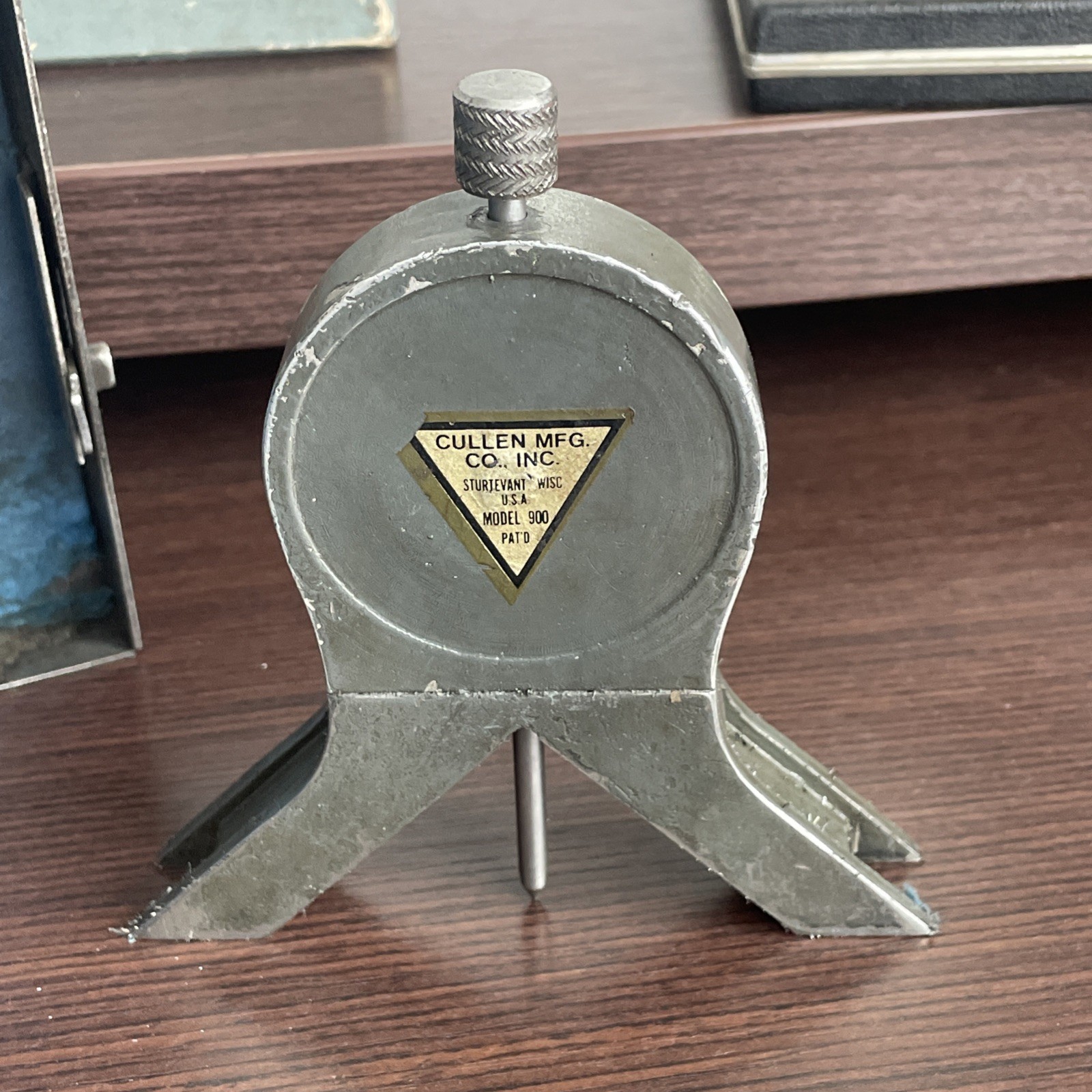 Erick Miracle Point Model 900 Magnetic Base Center Finder With Case