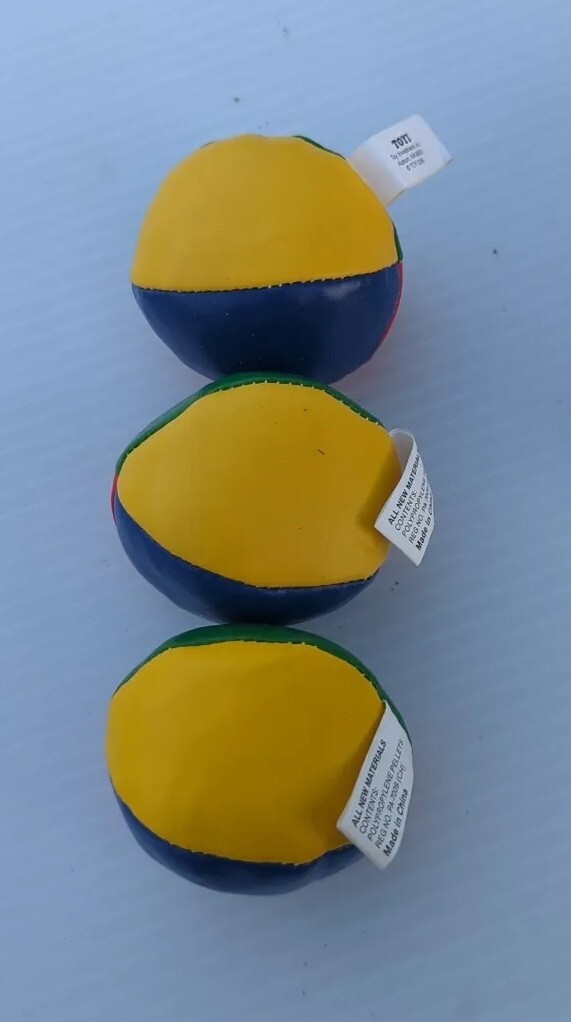 Learn to Juggle Instruction Book With Assorted Balls Lot