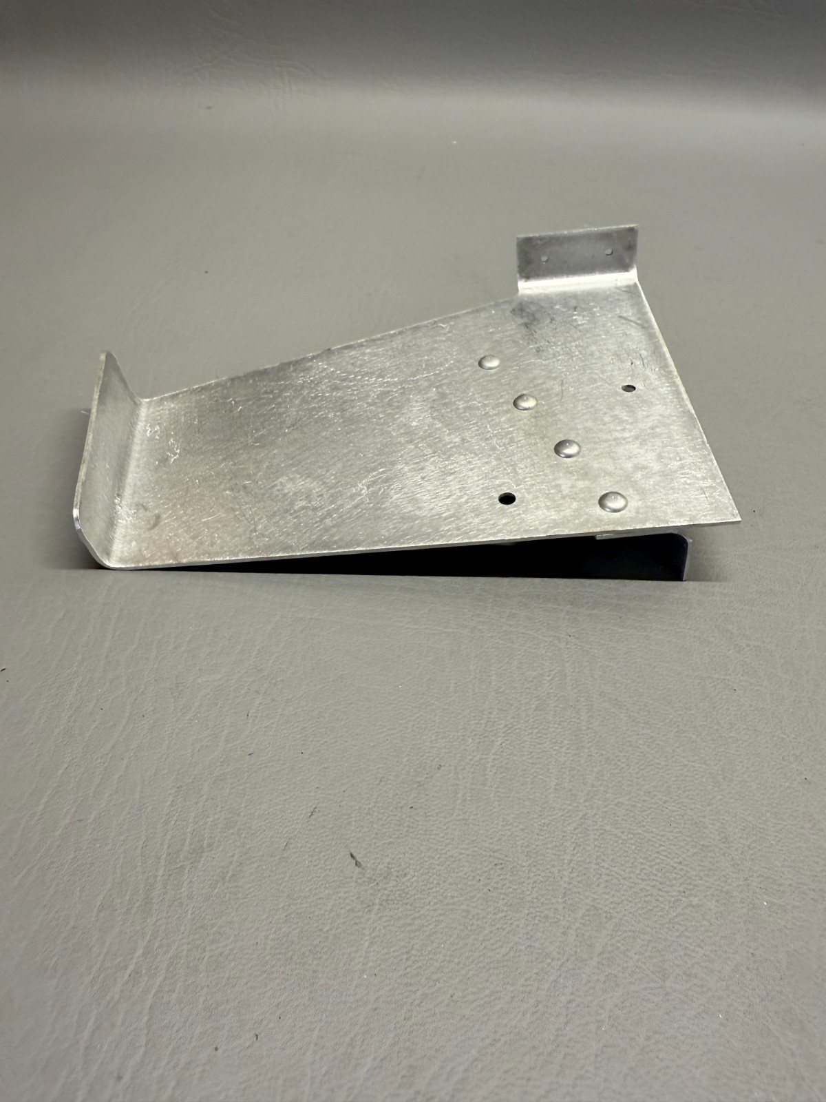 68674-000 Piper Bracket Assy