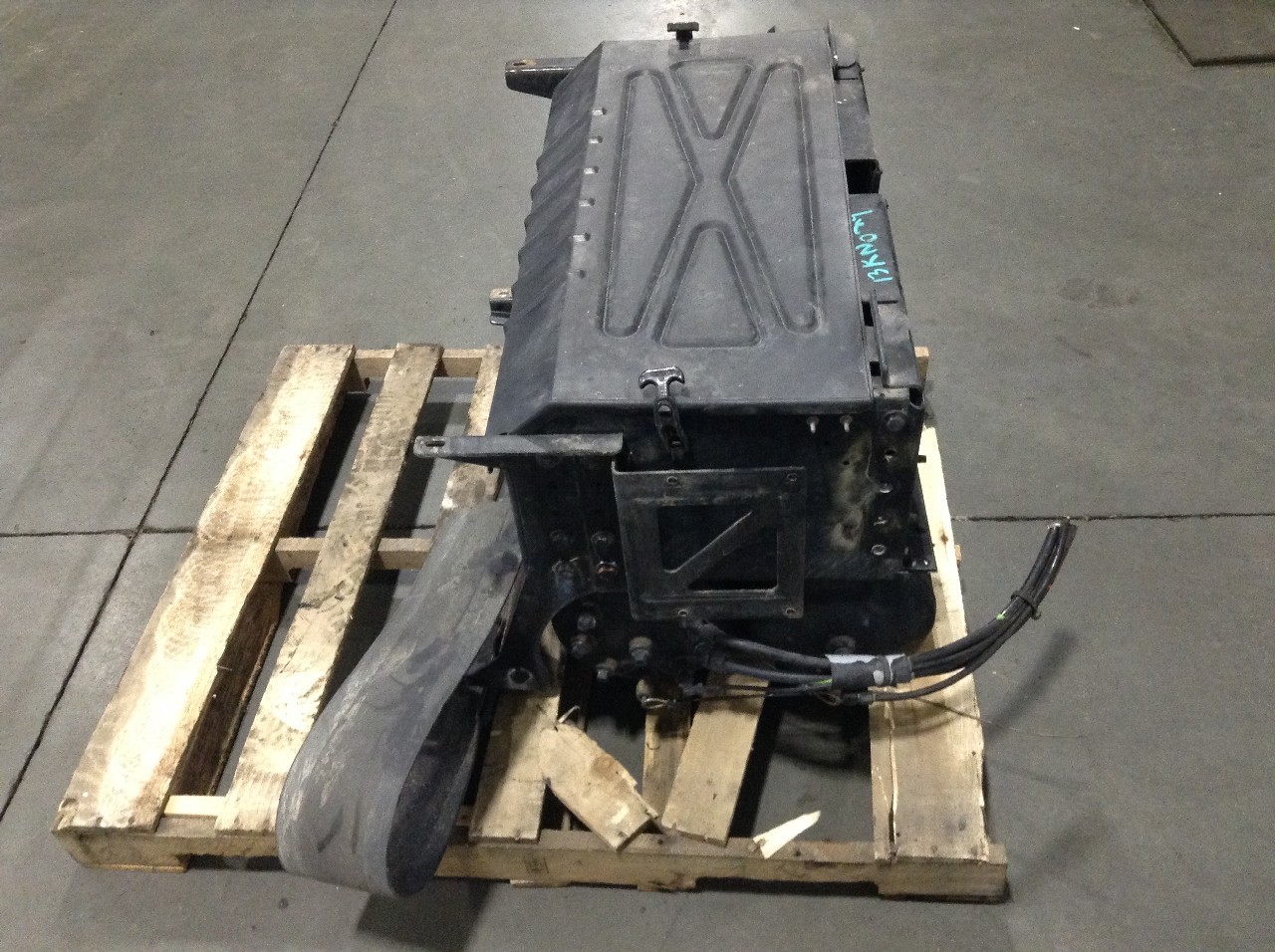 Kenworth T700 Battery Box - Used