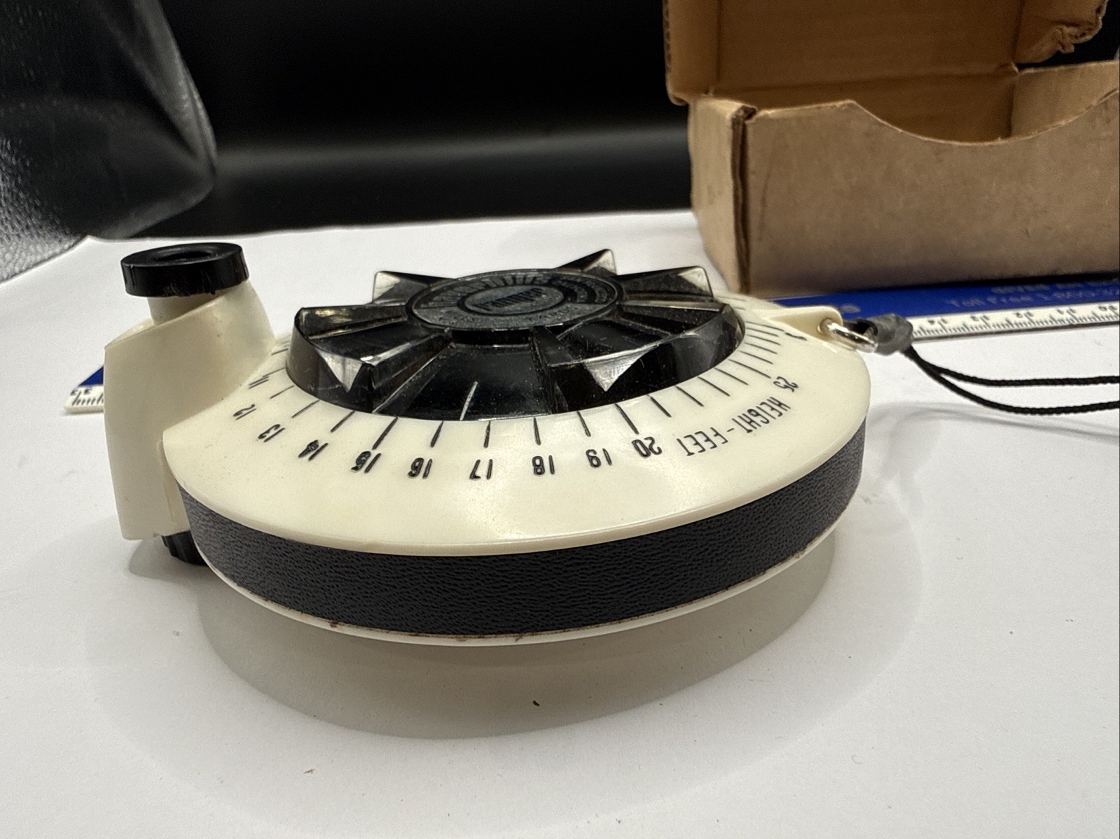 Vintage Davis Instruments 1966 Range Finder with original papers & delivery box