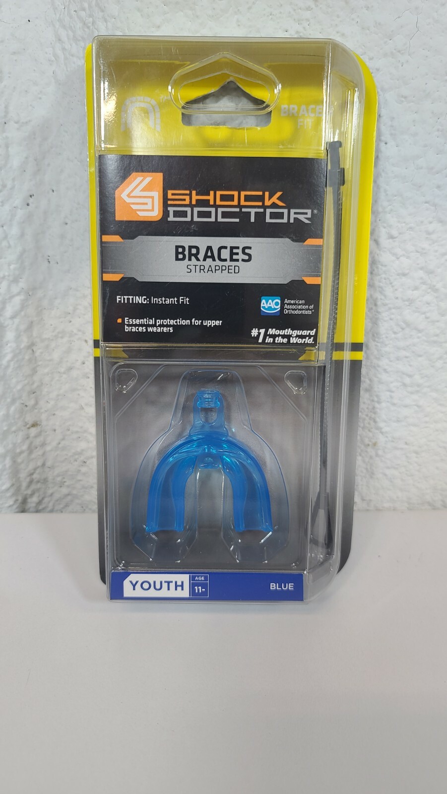Shock Doctor Mouthguard Braces Strapped Instant Fit Youth Ages 11- Blue - NEW