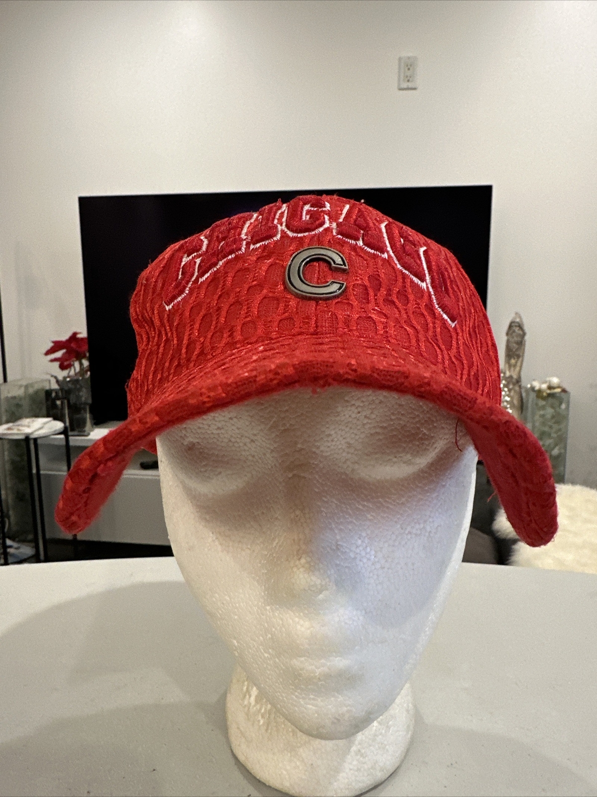 Chicago Cubs Bright Red Shiny Hat Cap Metal C Sparkling look Hoop Loop Unbranded