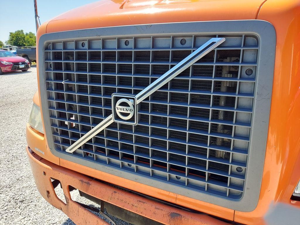 For 2007 VOLVO VNM 2004-2020 GRILLE N/A ,  IL