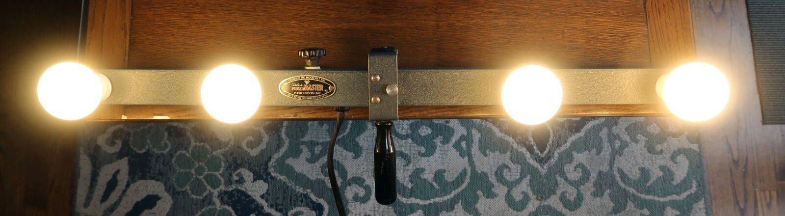 Deluxe FoldMaster Camera Photo Flood 4 Light Bar Unit, Crownlite Inc., 120V