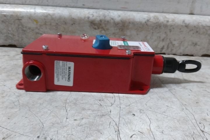 Honeywell 1CPSA6A 250 Ft Max Cable Span Emergency Cable Pull Switch