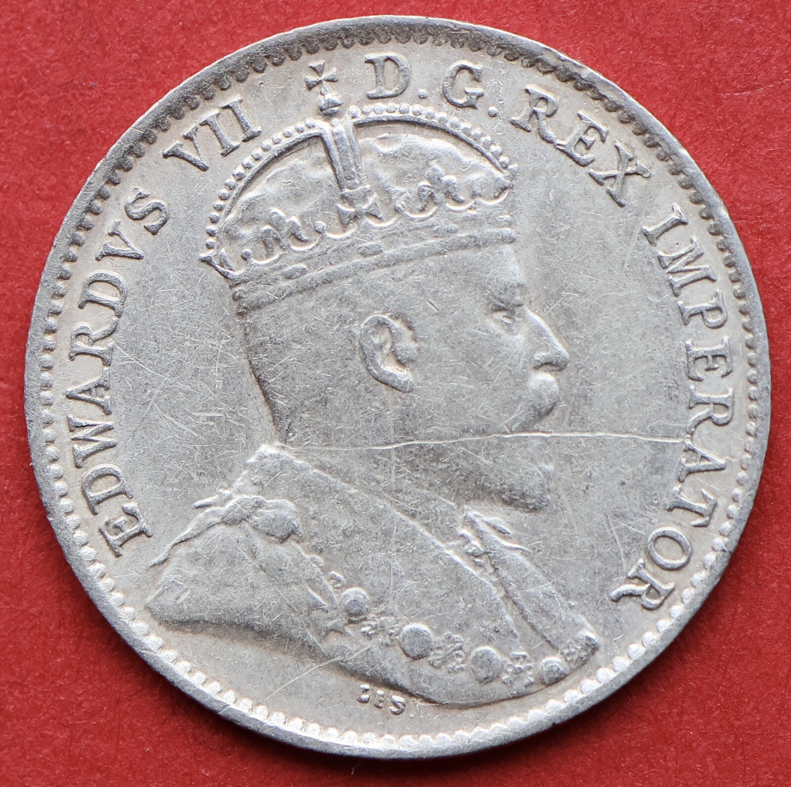 1910 Canada 5 Cents Round Leaf - EF - Scratch Trend 100$ Lot#1988