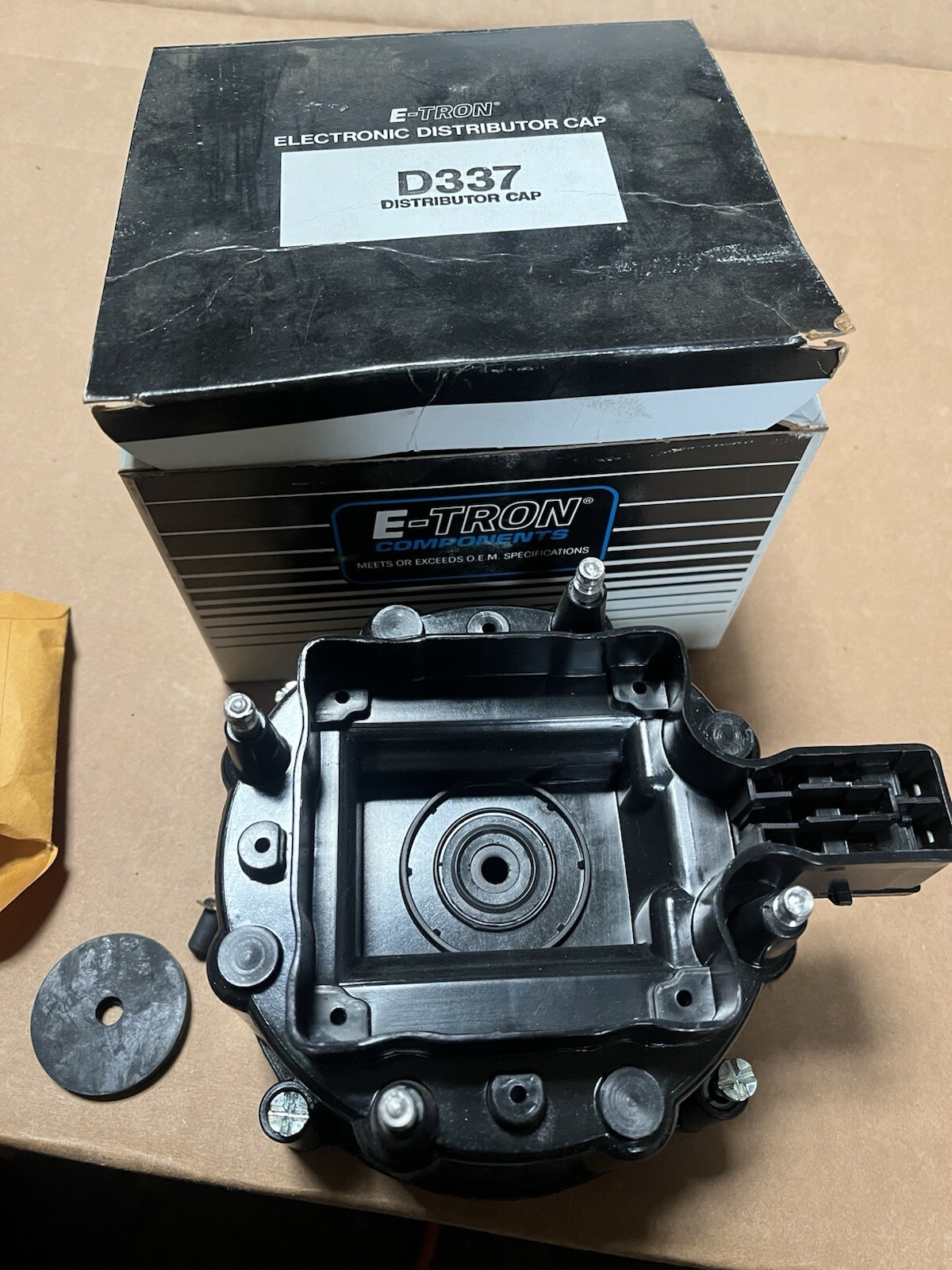 E-TRON D337 Distributor Cap New Old Stock