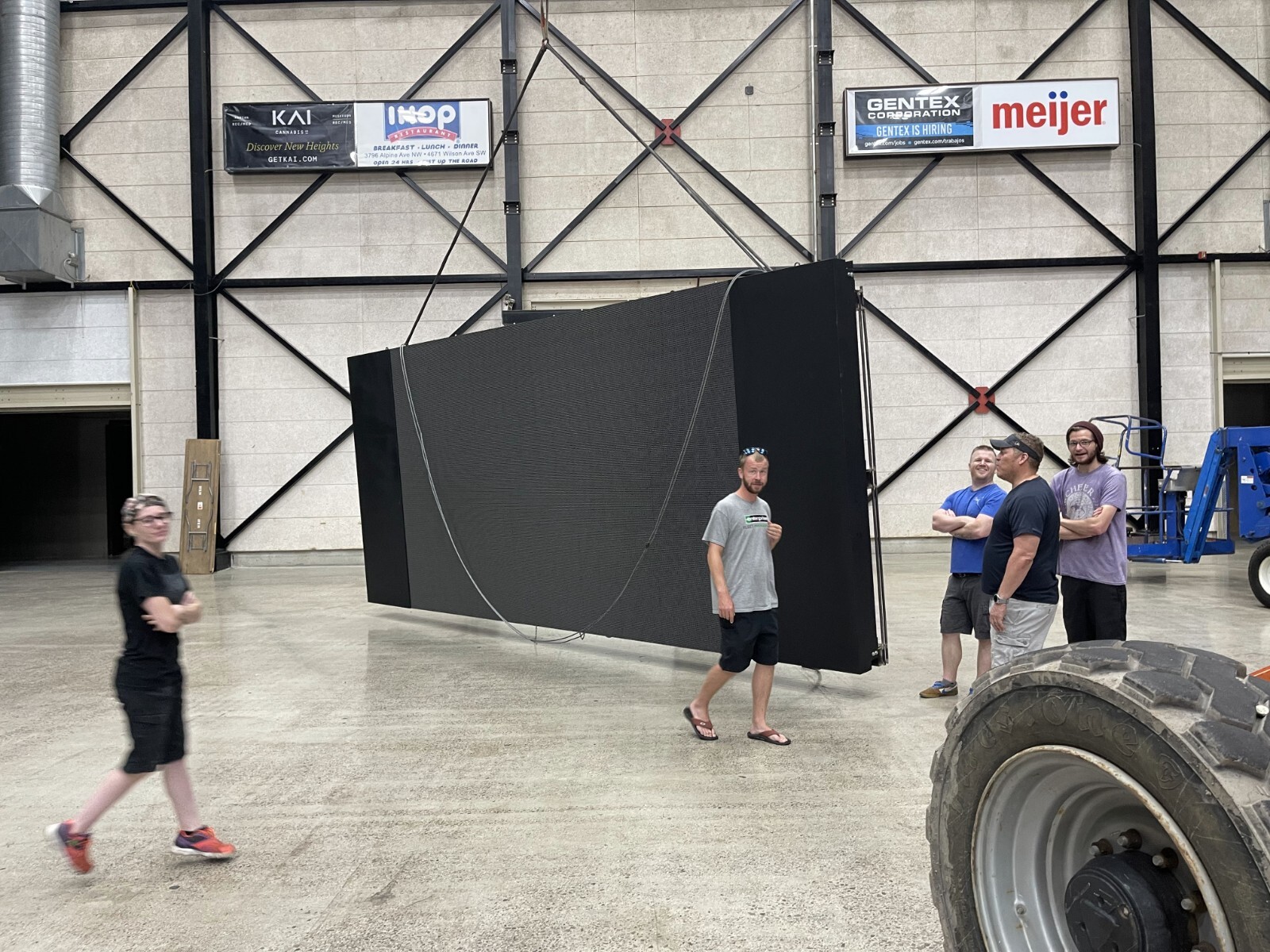 Large LED Video Screen 9' 10" X 16' 5"