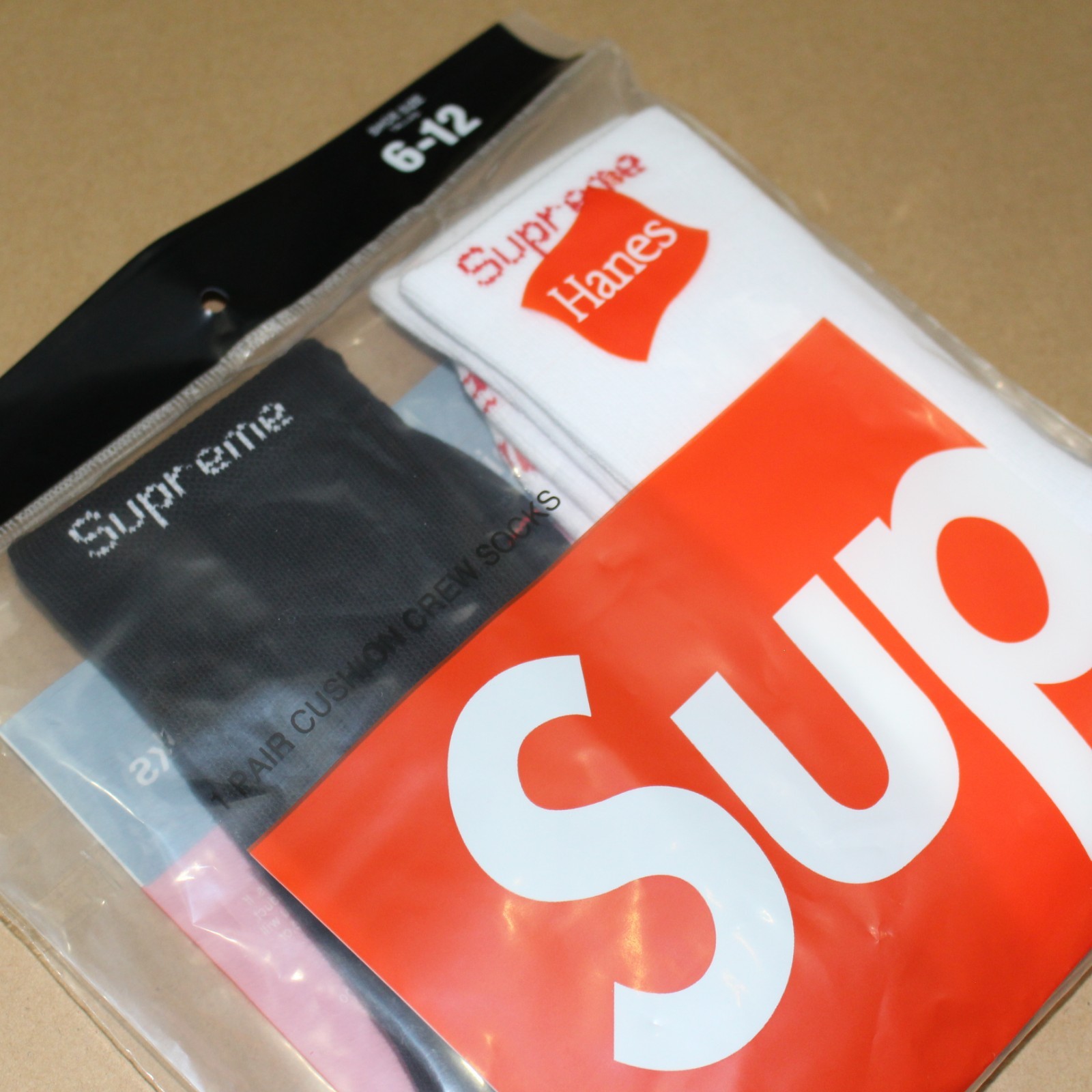 SUPREME SOCKS/ HANES BLACK WHITE / TWO PAIRS  / AUTHENTIC / NEW BRAND