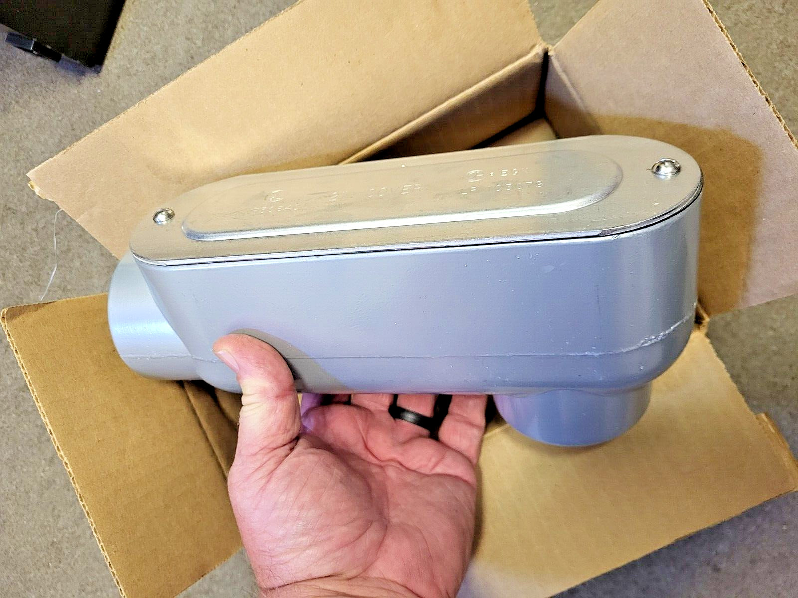 *NEW* Crouse-Hinds 2” Conduit Body LB65-CGF w/ cover & gasket