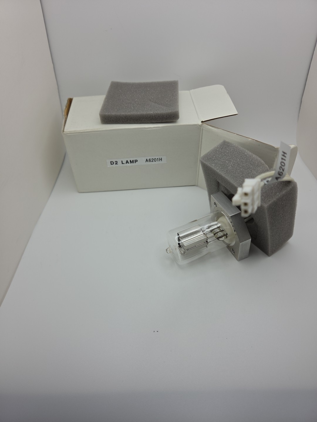 Replacement Bulb D2 LAMP A6201H (D2)