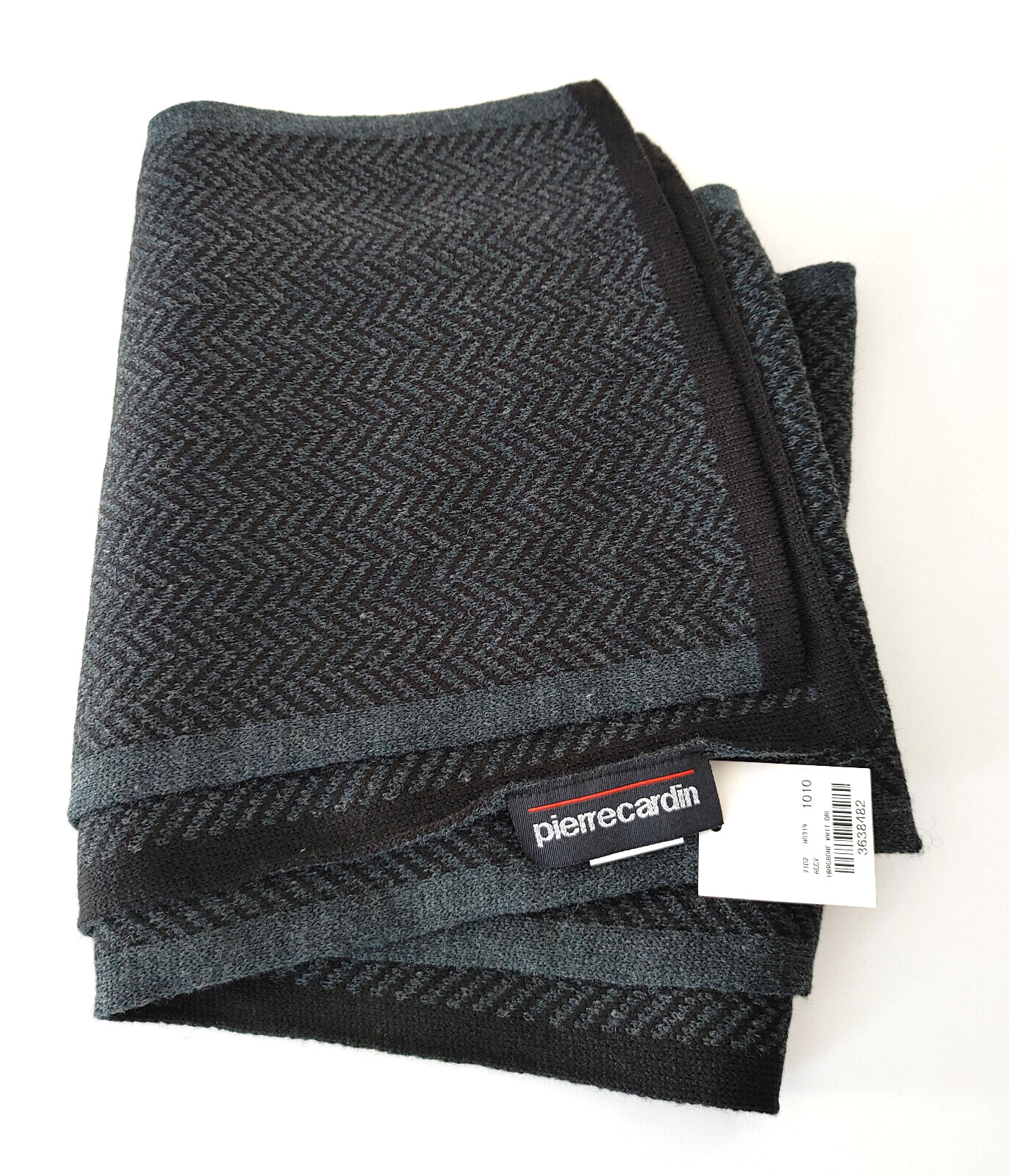 PIERRE CARDIN Scarf 8 x 67 Black & Gray Herringbone Chevron 100% Acrylic NWT
