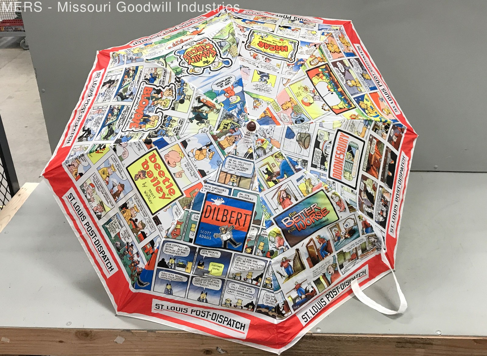 St Louis Post Dispatch Multicolor Comic Strip Blondie Dilbert Umbrella
