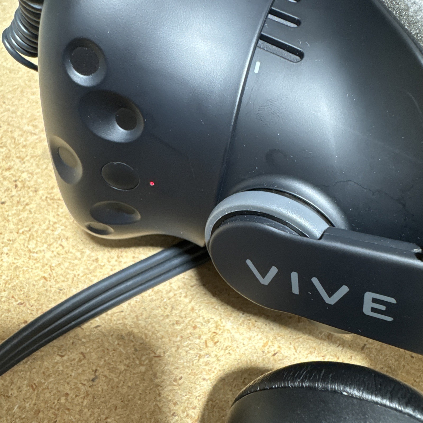 HTC Vive Virtual Reality Headset Bundle Untested