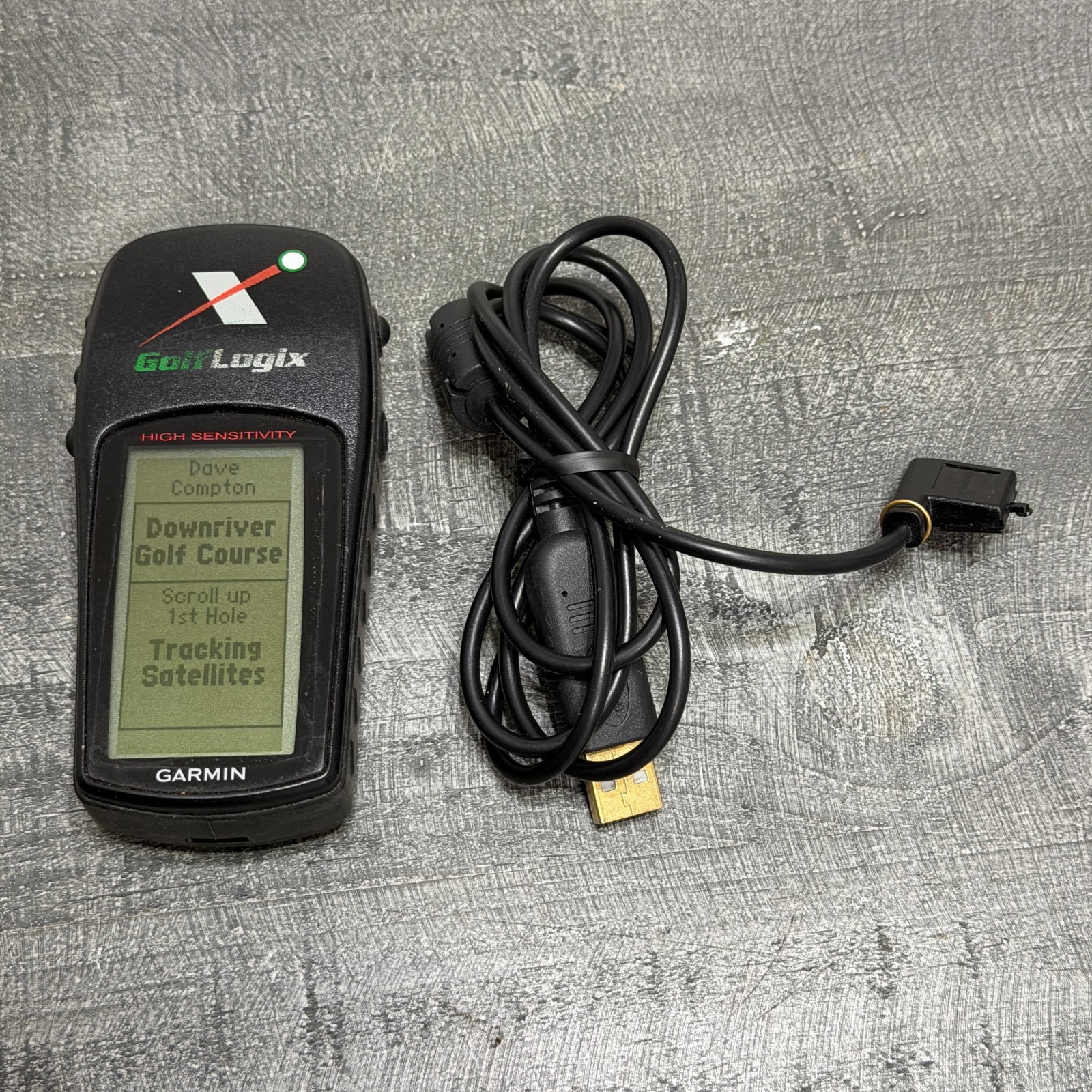 Garmin GPS GolfLogix Handheld Range Finder w/ charging cord