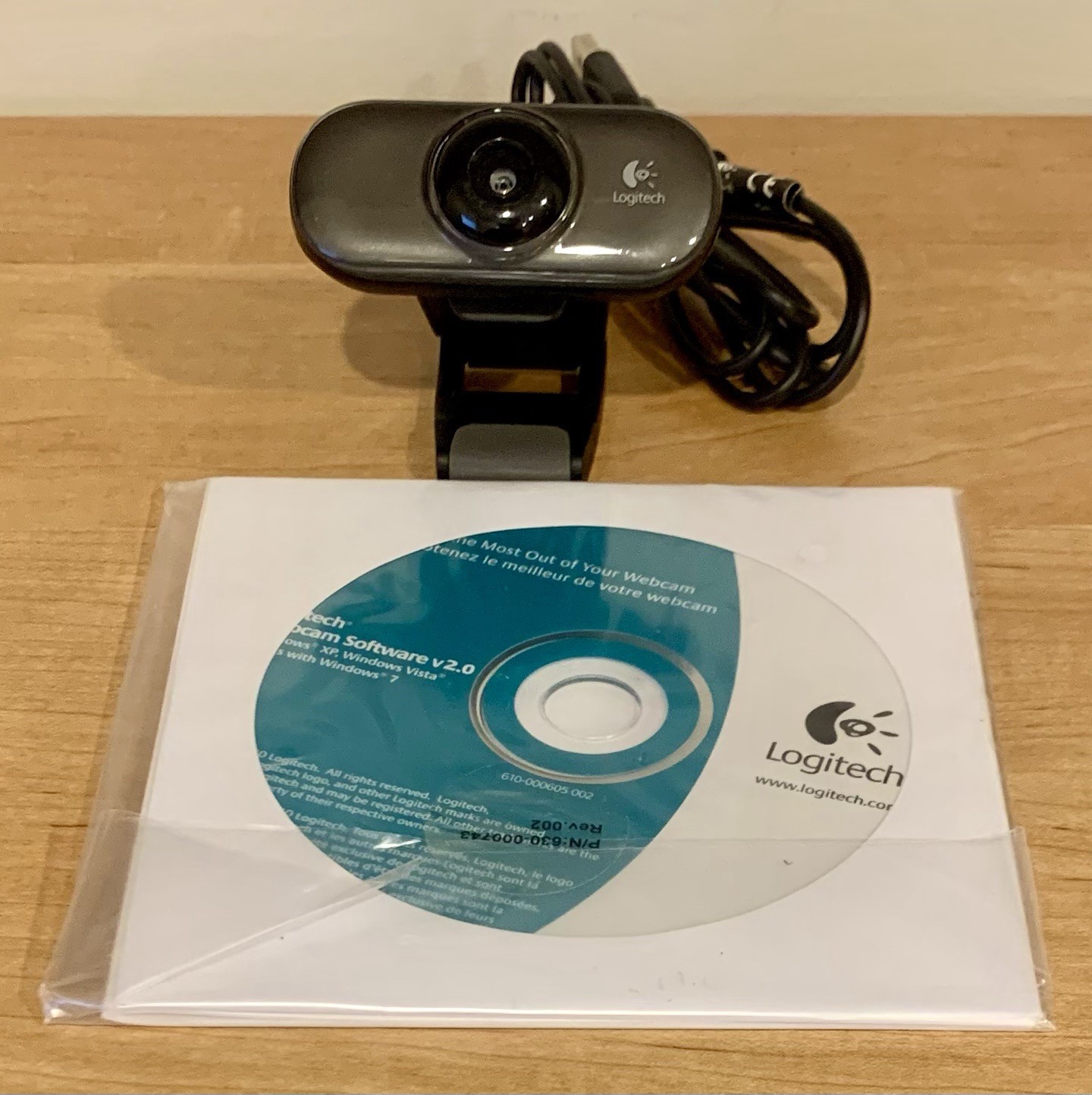 Logitech C210 V-U0019 Webcam 1.3MP Camera 640x480 Video / Audio Mic USB 2.0