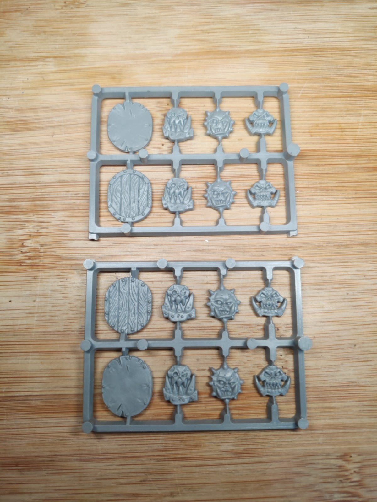Warhammer ORC & GOBLIN B SHIELDS Sprue middlehammer 1998 Old World GW