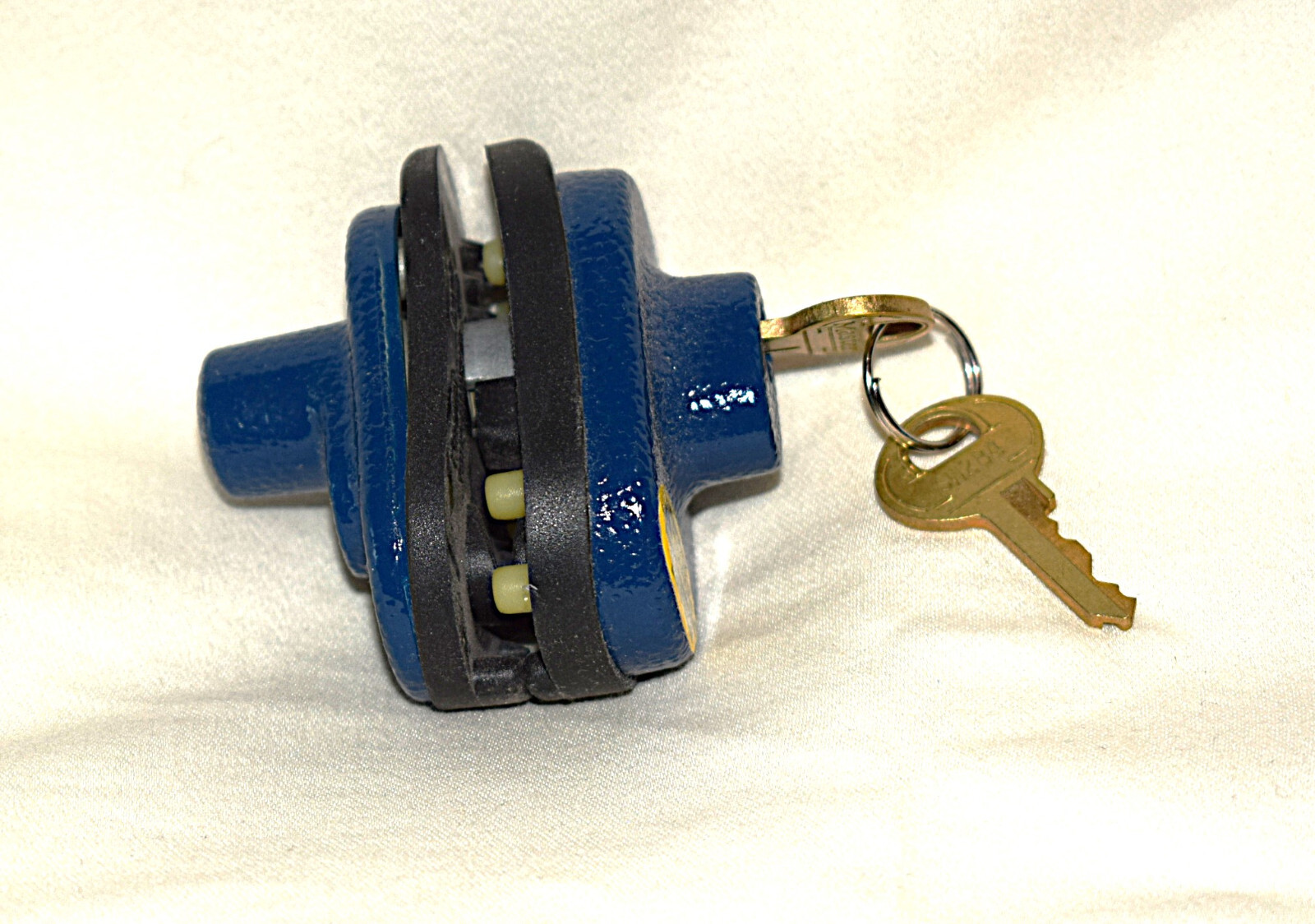 Master Lock 90 Gun Lock Trigger Lock with 2 keys