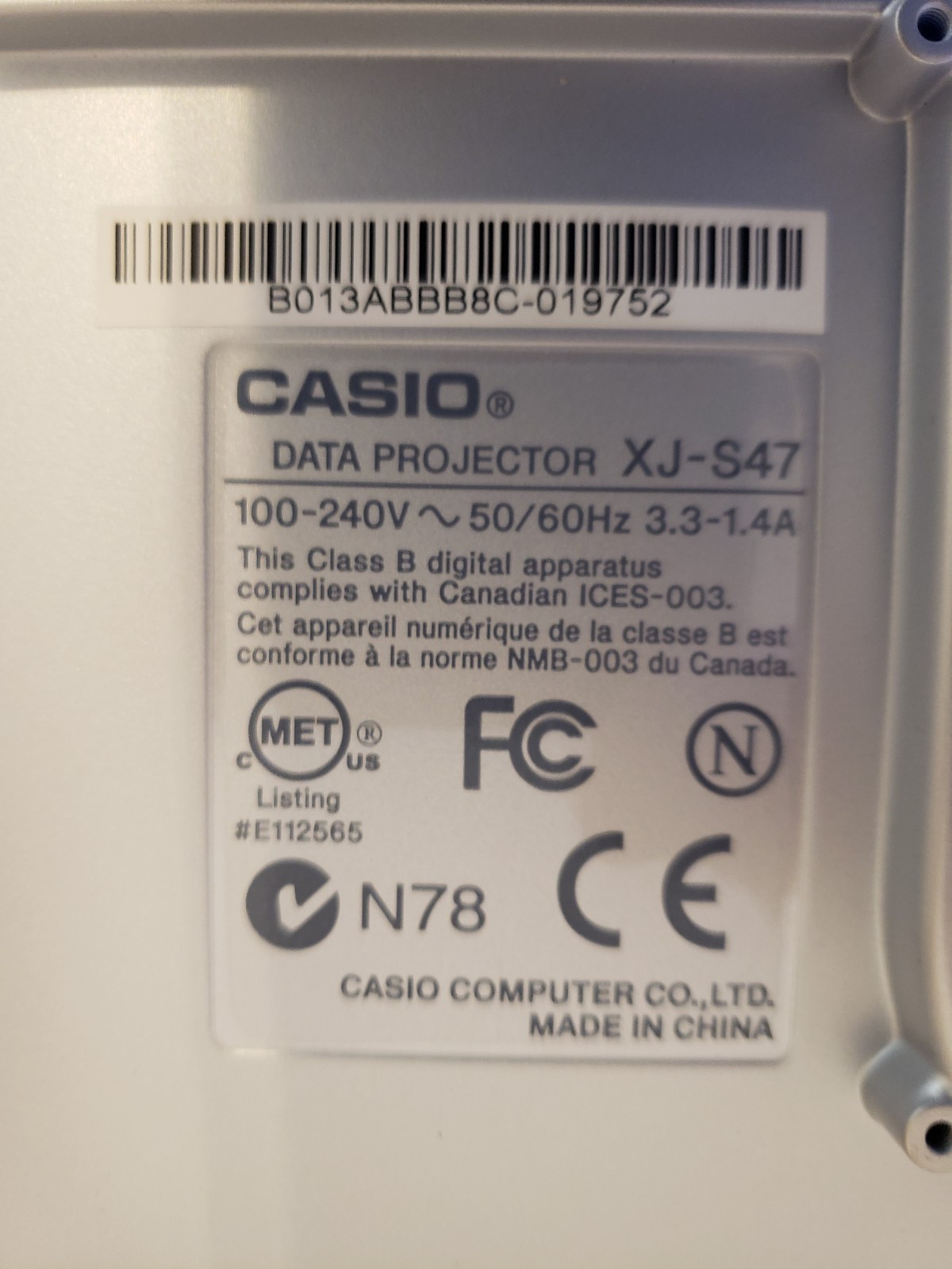 Used CASIO DATA PROJECTOR XJ-S47 With Carry Case Power Cord & Data Cable
