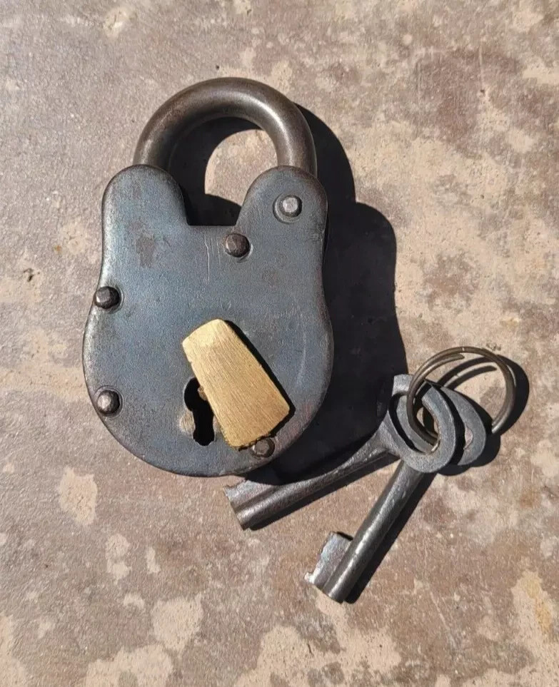 Antique Look Heavy Duty Iron Lock With 2 Keys - 4" Iron Jailer Padlock with Keys