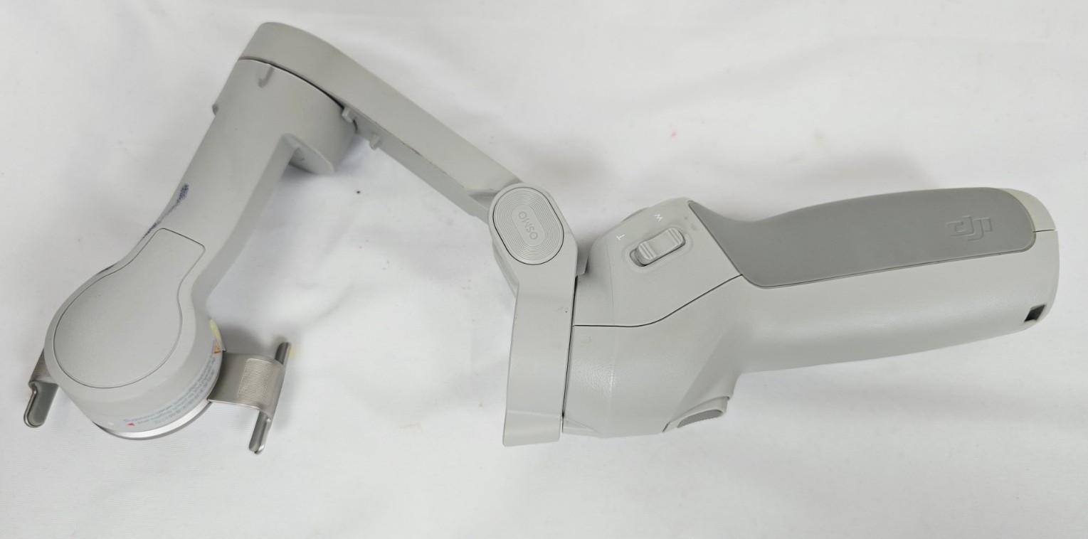 DJI OM 4 - Osmo Mobile 4 - Smartphone Gimbal Stabilizer Tripod