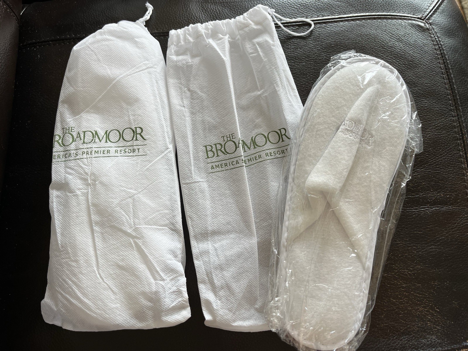 NEW Set Of Two Pairs Of Broadmoor Resort Slippers White Embroidered Logo