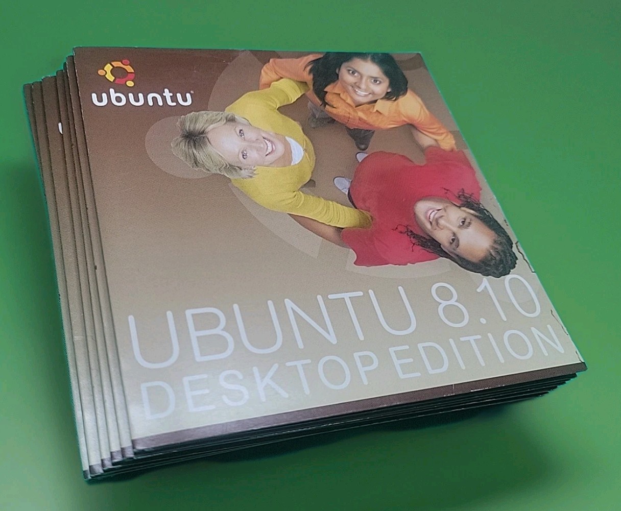 Rare Vintage Ubuntu 8.10 Desktop Edition Official Live CD's lot of 7 NEW
