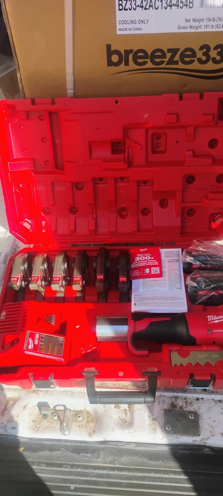 Milwaukee M18 FORCE LOGIC Press Tool Kit with 1/4in- 7/8in ACR Jaws 2922-22M