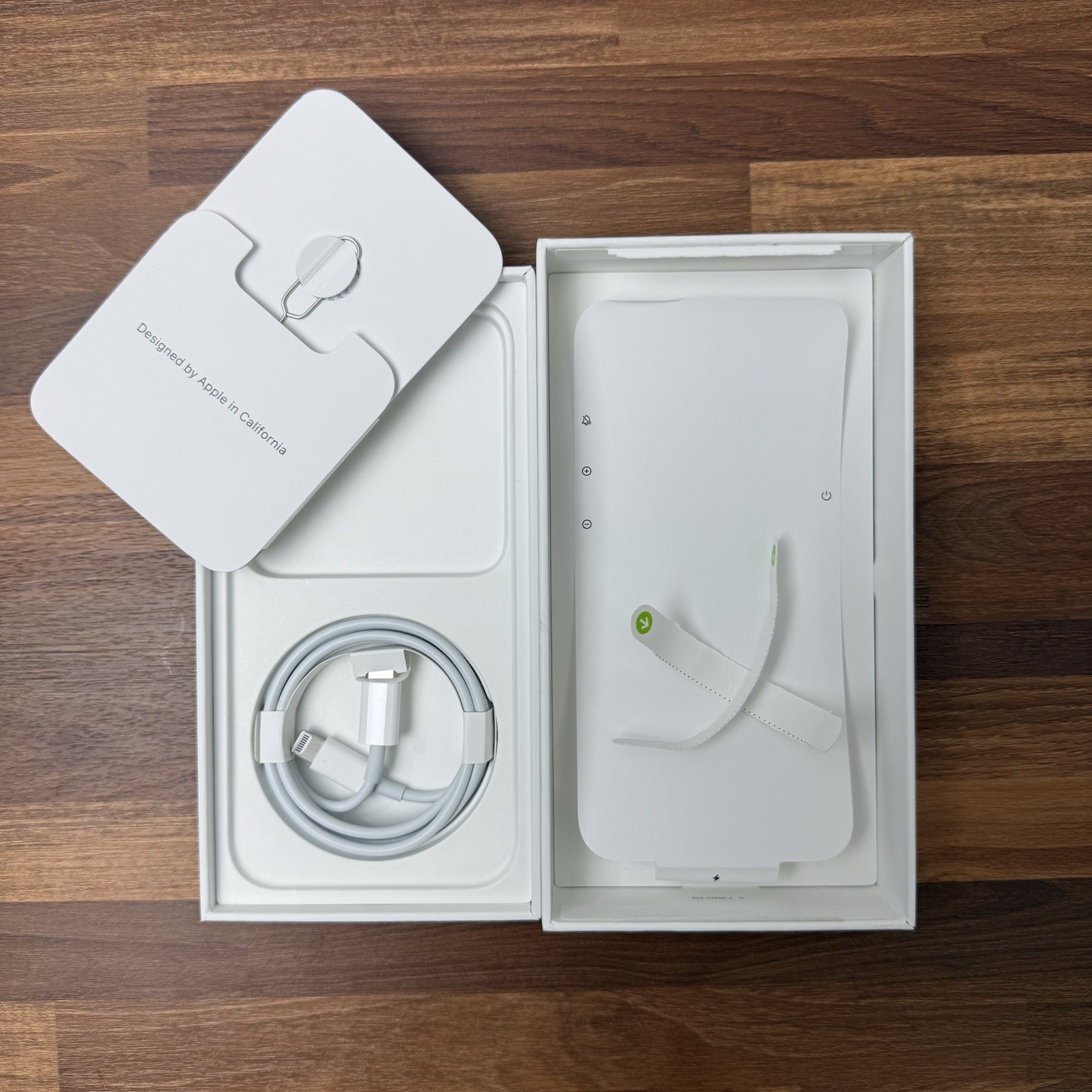 iPhone 13 Box With Inserts And Original Lightning Cable (Phone NOT Included)