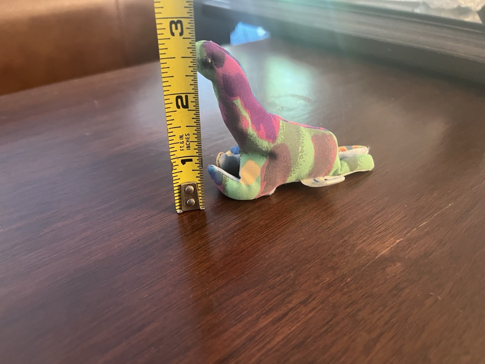 Multi-color, sand filled Seal
