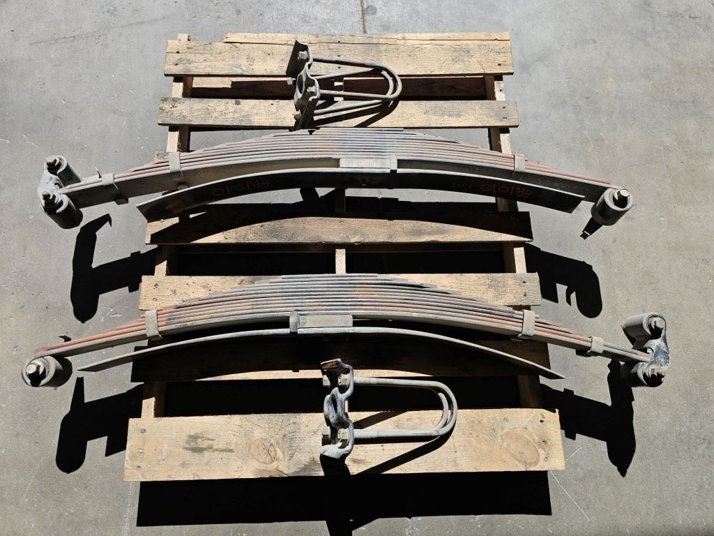 USED 2002 FORD F350 PAIR REAR LEAF SPRINGS 11+1 Single Rear Wheel SHIP Los Angel
