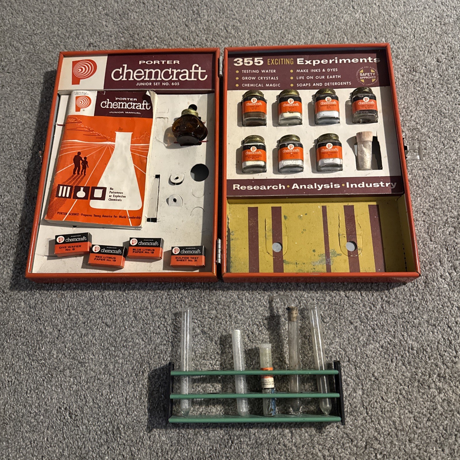 vintage Lionel-Porter Chemcraft Chemistry Lab set With Chemicals And Tubes