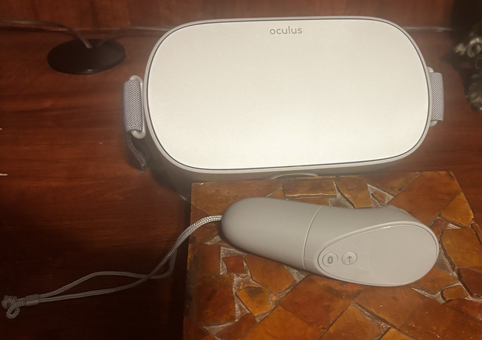 Oculus Go 32GB Standalone All-in-One VR Headset 301-00102-01