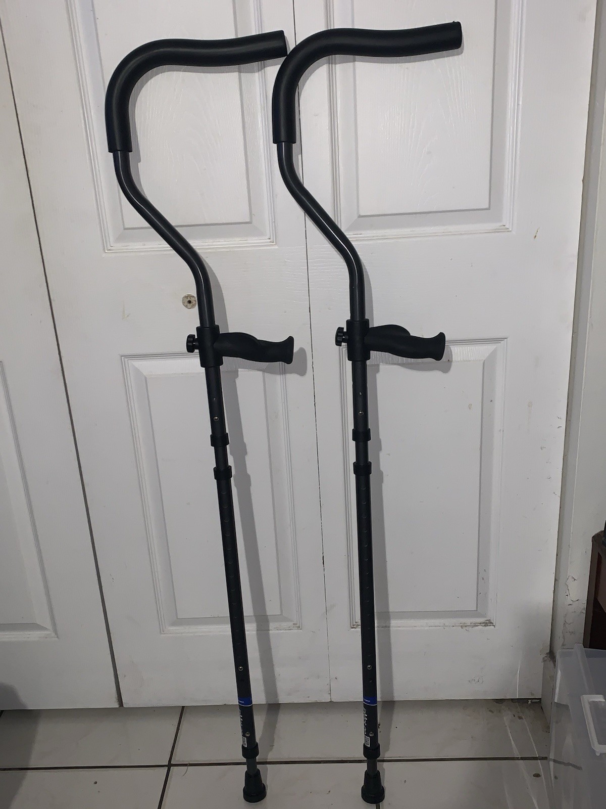 Millennium Medical In motion Adjustable Spring Loaded Crutches 5'7"-6'9"