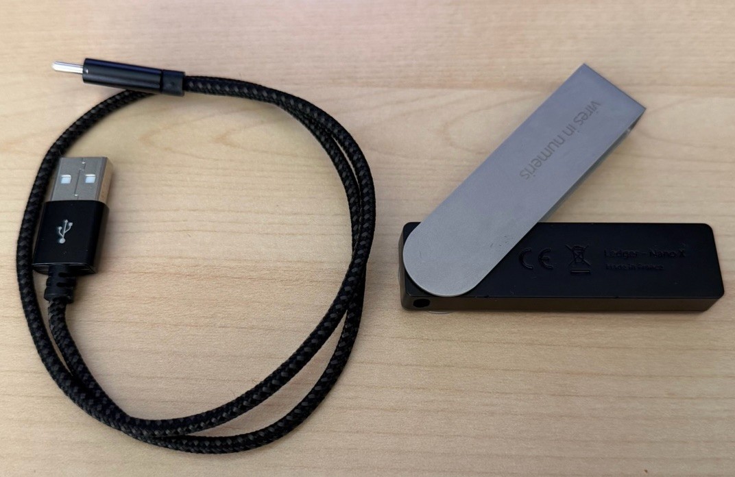 Ledger Nano X Crypto Hardware Wallet Signer Secure Bluetooth Bitcoin Used *READ*