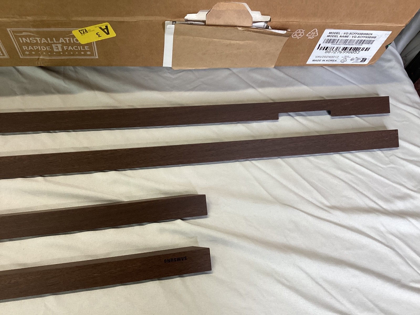 Samsung VG-SCFF65BWBZA 65" The Frame Customizable Bezel - Modern Brown - READ