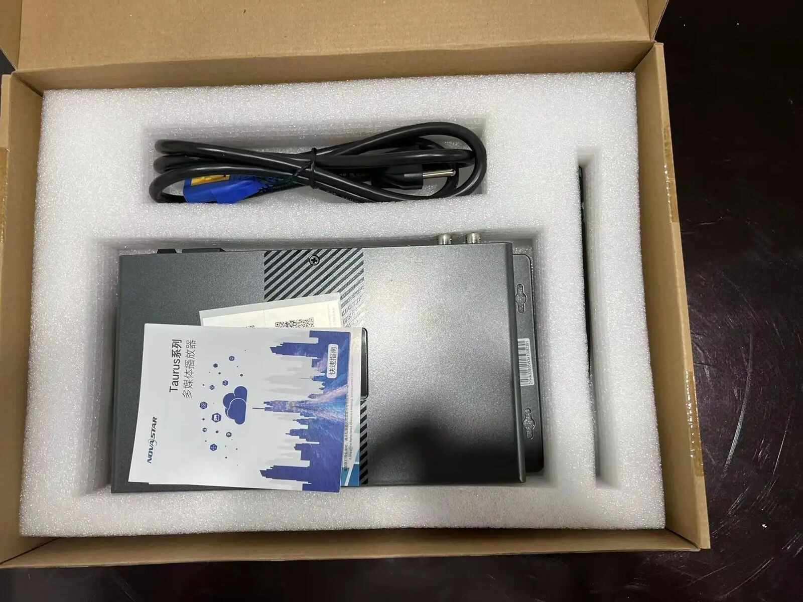 Tb60 LED Screen Controller 2.3 Million Pixels Loading Novastar Multimedia Player