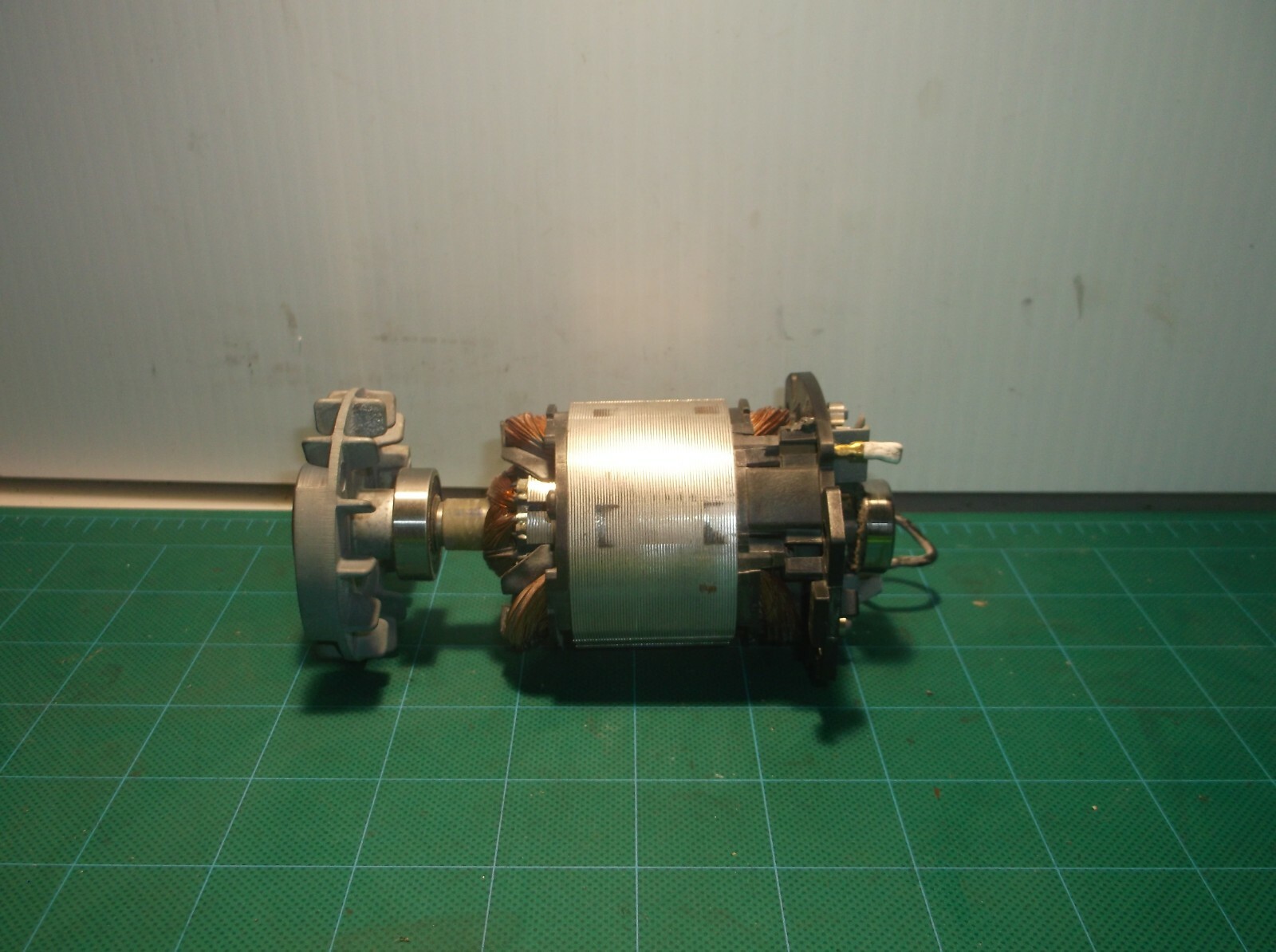 624309-03SV Armature and Brgs Off Of A DeWalt D26441 Type 1 Sheet Sander