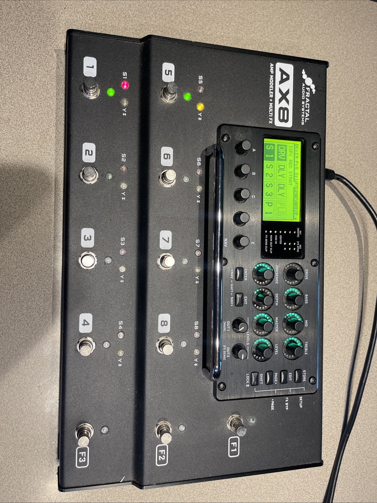 Fractal Audio Systems AX8 Amp Modeler/Multi-FX Processor - Black