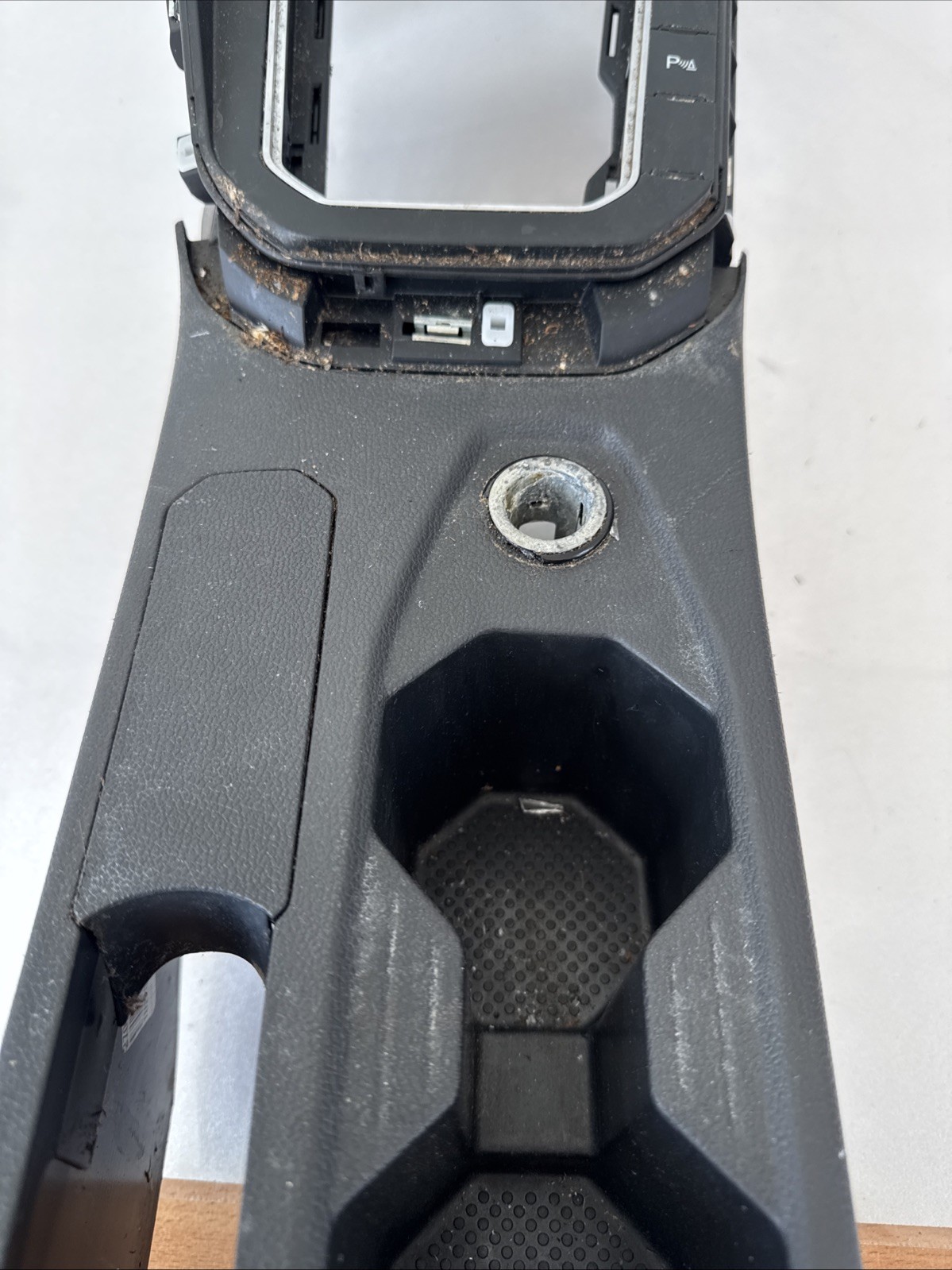 Volkswagen Polo 2021-2024 CENTRE CONSOLE SURROUND/CUP HOLDER 2G2863243