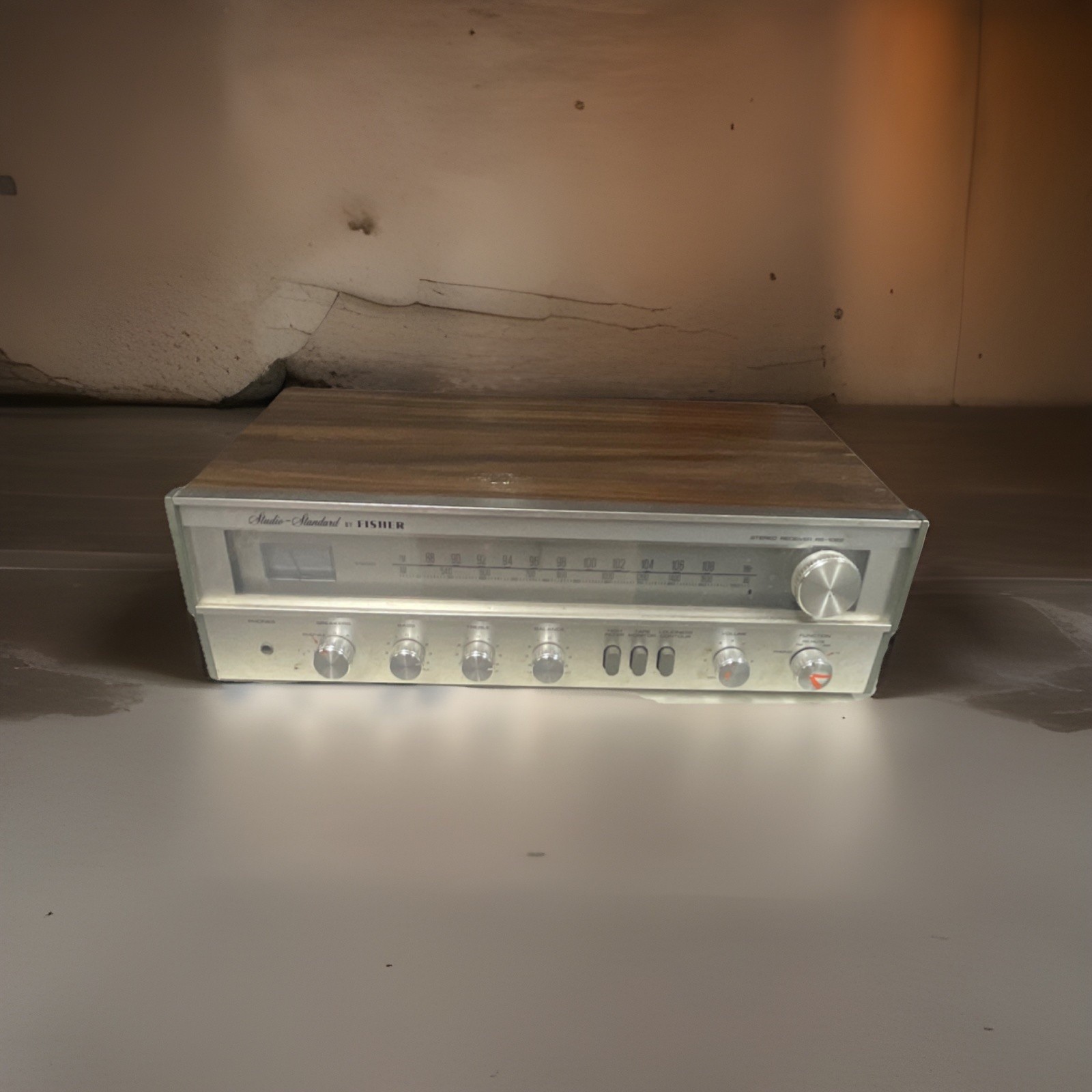 Fisher RS-1022 Studio-Standard Vintage Stereo Receiver with Wood Case