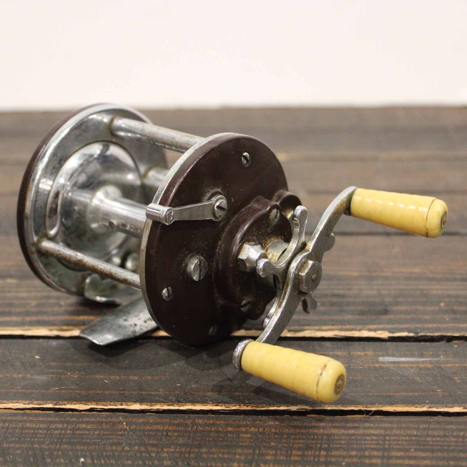 Vintage Penn Peer No. 109 Fishing Reel Baitcaster
