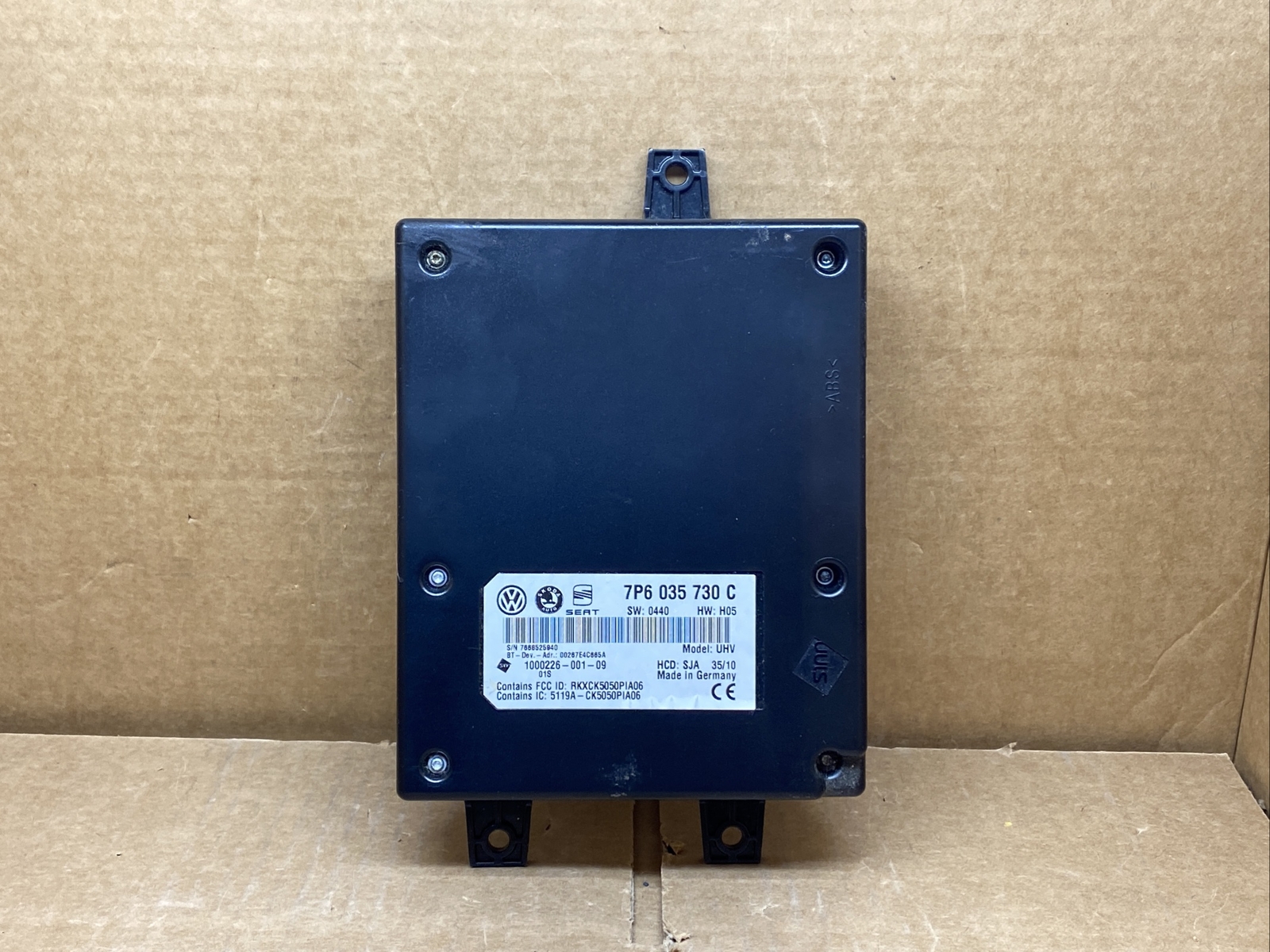 Volkswagen VW Bluetooth Communication Module 7P6 035 730 C 7P6035730C