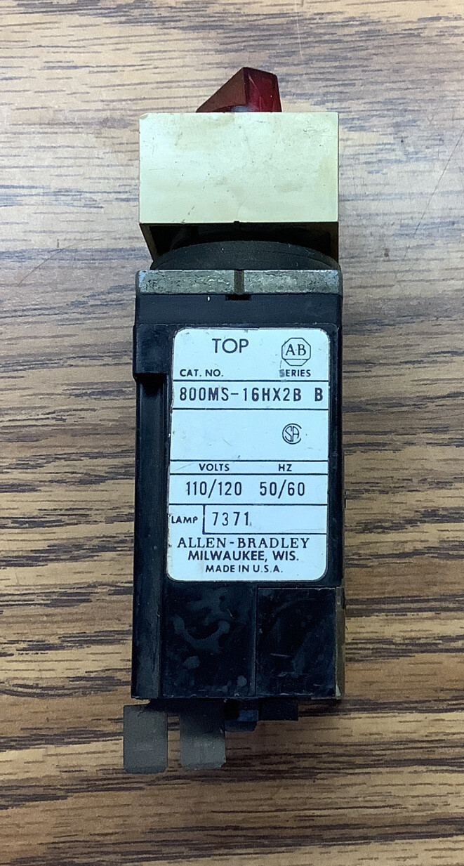 Allen Bradley 800MS-16HX2B Red Illuminated Selector Switch 7371